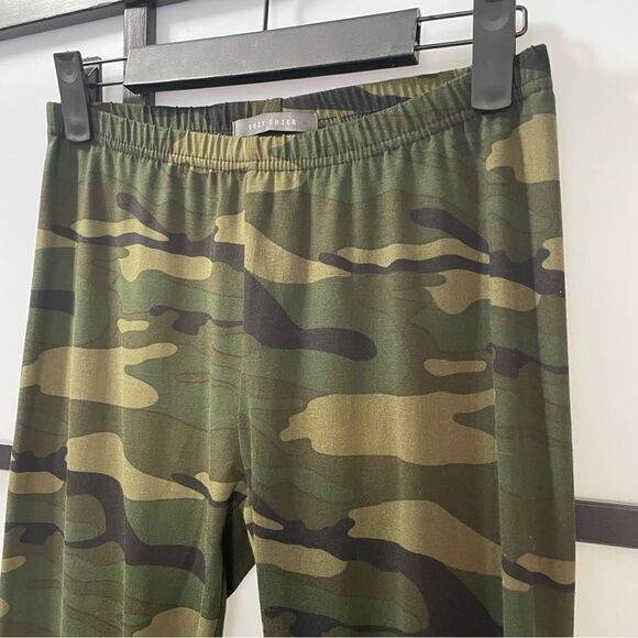 [s] Suzy Shier Soft Everyday Green, Black & Tan Camo Leggings Women’s - Picture 12 of 15